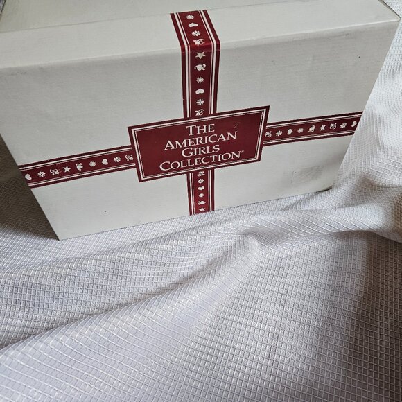 Josefina Table and Chairs IOB Retired - Picture 9 of 13